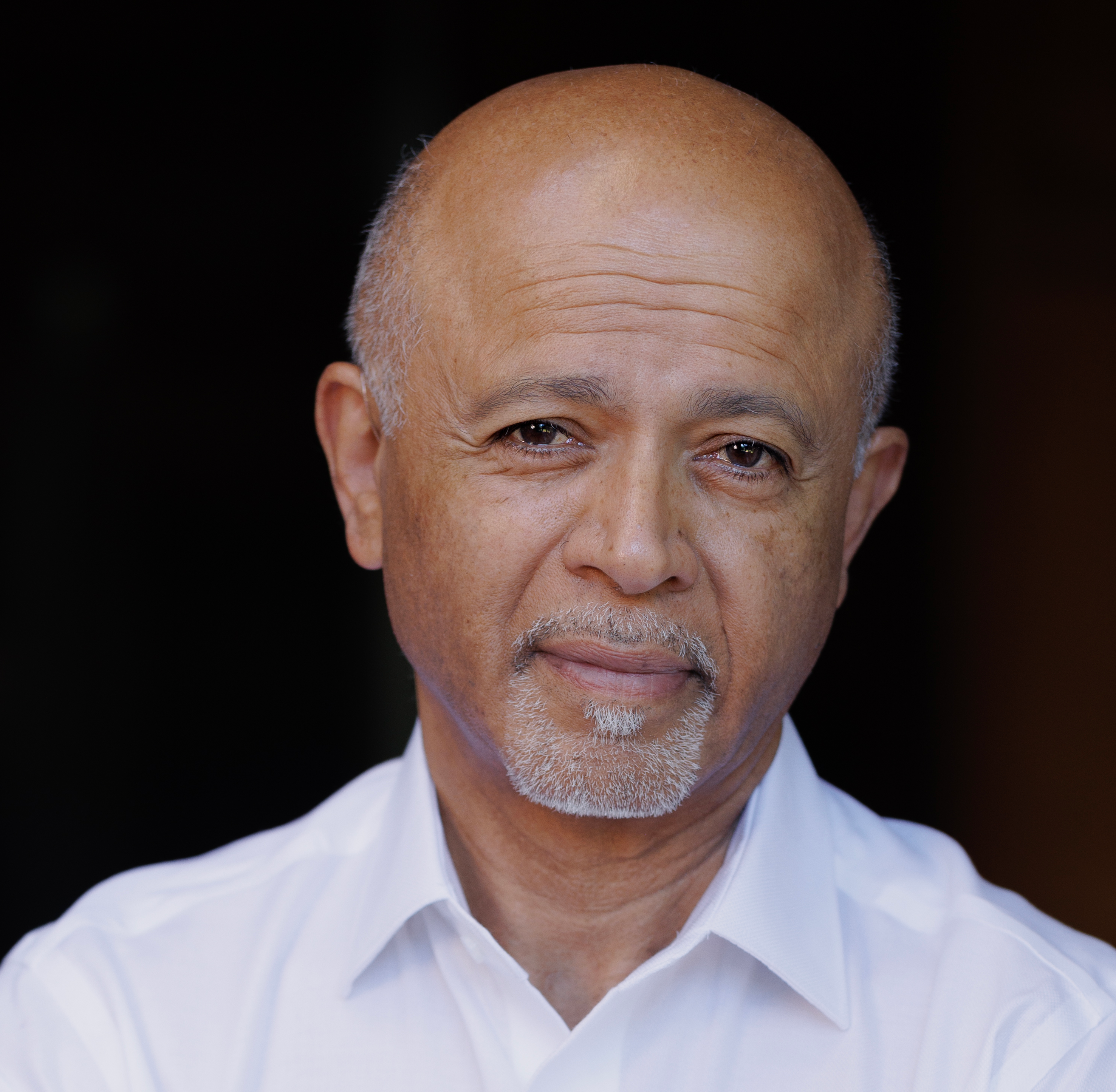 Абрагам Верґіс - Vivat